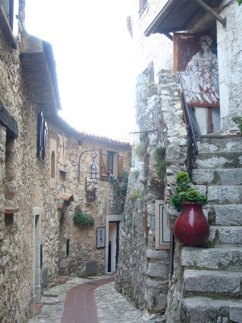 0408_Eze_medieval_stones