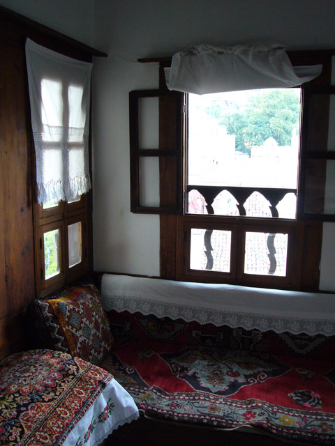 2176_Ottoman_room