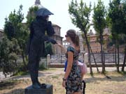 0819_Living_Statue3