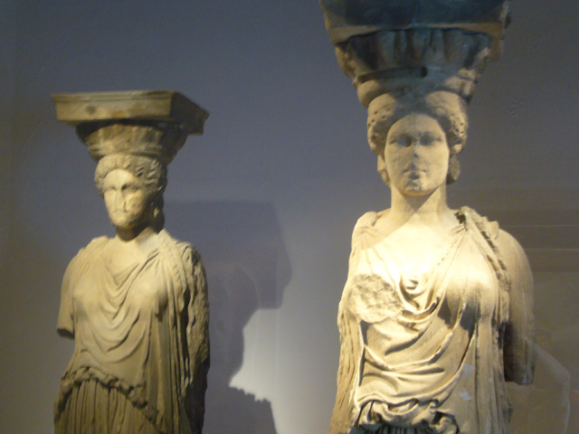 0937b_Real_Caryatids